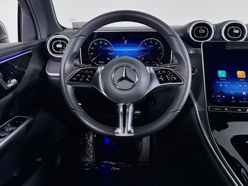 Used 2026 Mercedes-Benz GLC 300 image 5