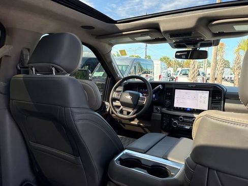 Used 2025 Ford F250 Platinum w/ Platinum Plus Package AWD/4WD image 23