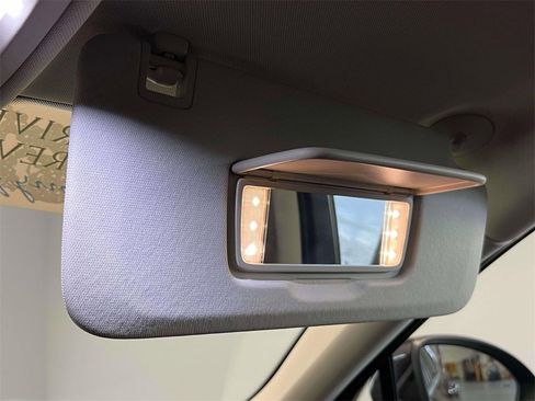 Used 2022 Buick Envision Avenir w/ Technology Package II image 34