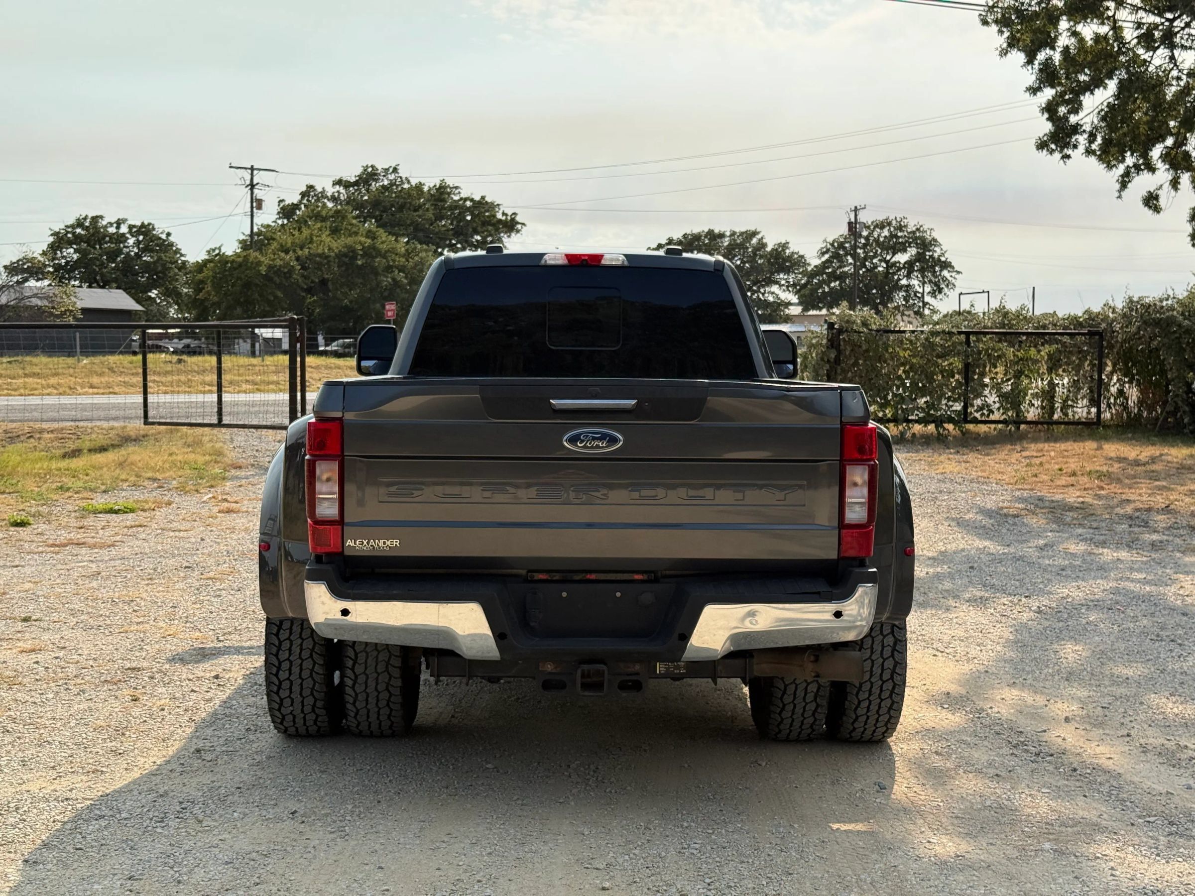 Used 2020 Ford F350 Lariat w/ Lariat Value Package AWD/4WD image 6