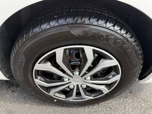 Used 2005 Toyota Corolla LE FWD image 12