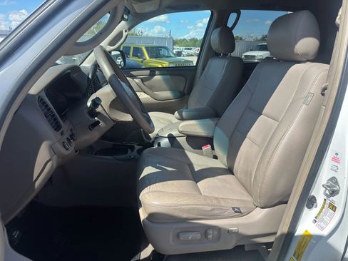 Used 2007 Toyota Sequoia SR5 image 17