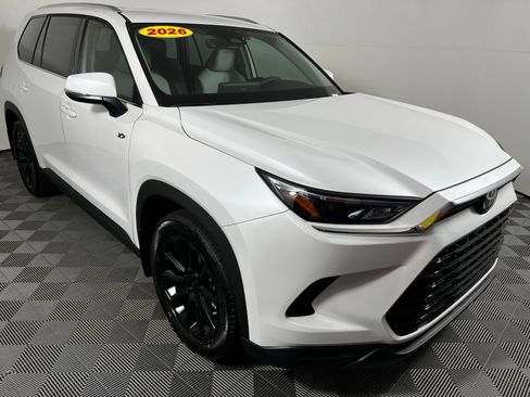Used 2026 Toyota Grand Highlander FWD image 3