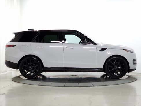 Used 2023 Land Rover Range Rover Sport SE image 9