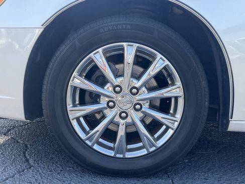Used 2009 Buick Lucerne CXL FWD image 8