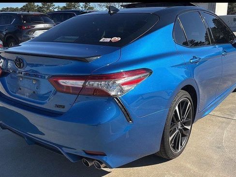 Used 2019 Toyota Camry XSE image 7