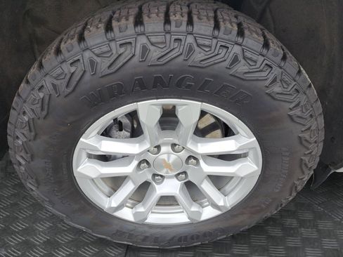 Used 2025 Chevrolet Silverado 1500 LTZ w/ Z71 Off-Road Package AWD/4WD image 17