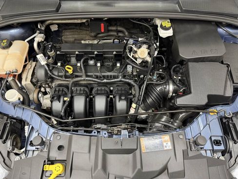 Used 2018 Ford Focus SEL w/ Cold Weather Package FWD image 7