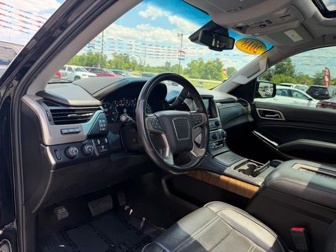 Used 2018 GMC Yukon Denali w/ Denali Ultimate Package AWD/4WD image 13