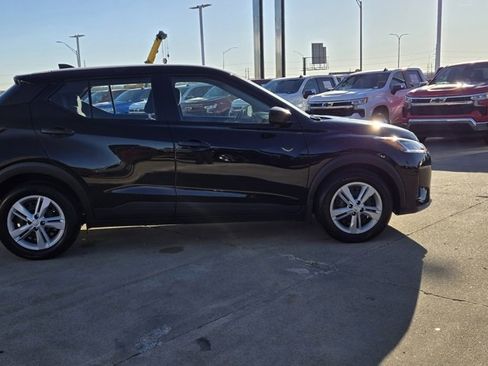 Used 2021 Nissan Kicks S image 7