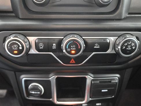 Used 2021 Jeep Gladiator Sport image 32