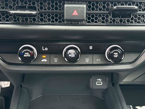Certified 2025 Honda HR-V LX image 22