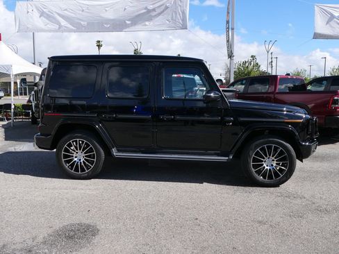 Used 2022 Mercedes-Benz G 550 image 3