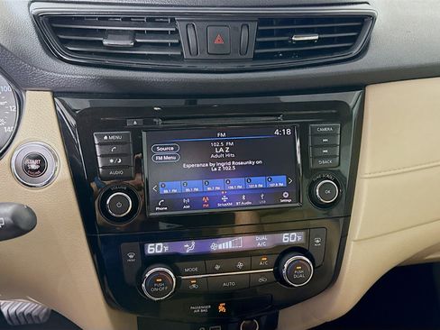 Used 2018 Nissan Rogue SV FWD image 18