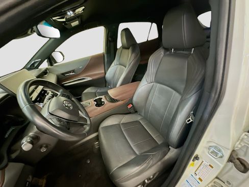 Used 2021 Toyota Venza XLE w/ Softex Package image 13