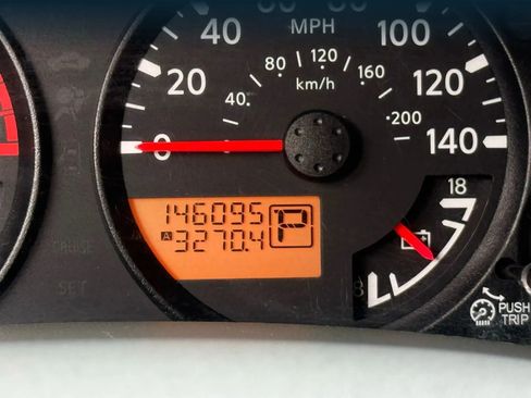 Used 2015 Nissan Frontier SV image 16