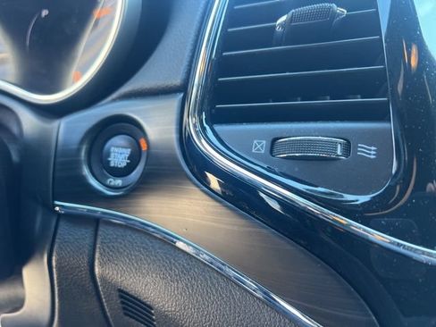 Used 2020 Jeep Grand Cherokee Limited AWD/4WD image 31