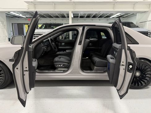 Used 2021 Rolls-Royce Ghost image 40