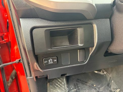 Used 2016 Toyota Tacoma SR5 image 15