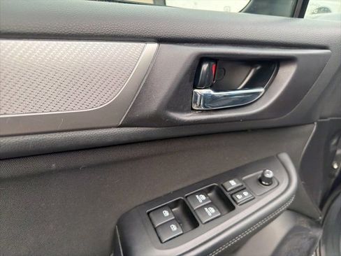 Used 2019 Subaru Outback 2.5i Premium image 9