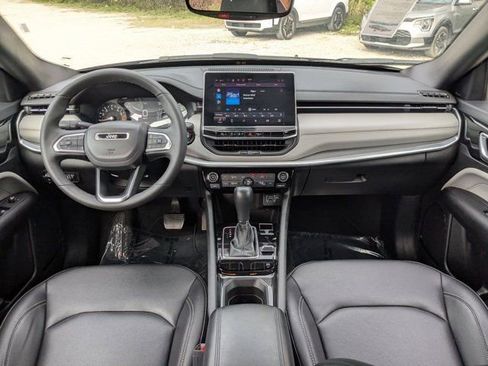 Used 2025 Jeep Compass Limited AWD/4WD image 23
