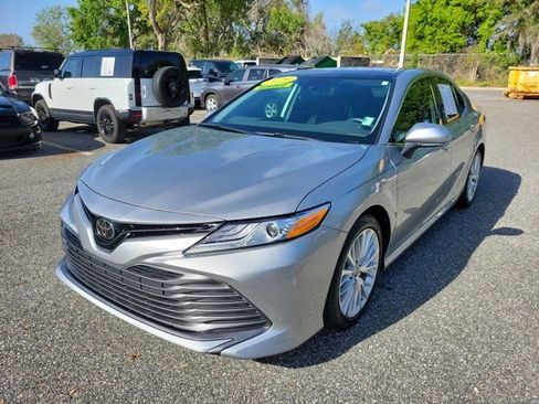Used 2020 Toyota Camry XLE image 14