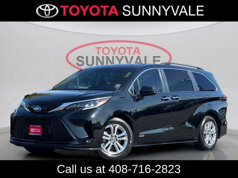 Certified 2021 Toyota Sienna XSE AWD/4WD image 2