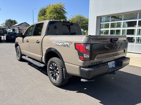 Used 2020 Nissan Titan PRO-4X w/ Pro-4x Convenience Package AWD/4WD image 3