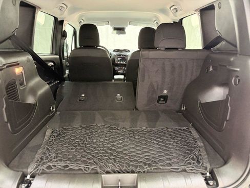 Used 2023 Jeep Renegade Latitude AWD/4WD image 23