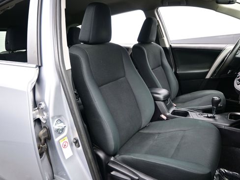 Used 2016 Toyota RAV4 LE AWD/4WD image 12