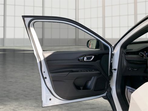 Used 2023 Jeep Compass Trailhawk image 18