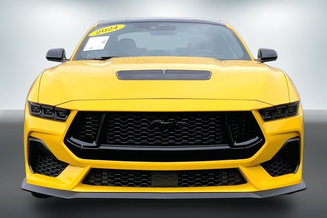 Used 2024 Ford Mustang GT RWD image 2