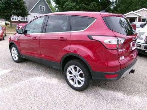 Used 2017 Ford Escape SE AWD/4WD image 4