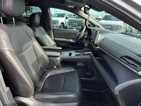 Used 2024 Toyota Sienna XSE w/ XSE Plus Package image 11