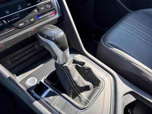 Certified 2023 Volkswagen Tiguan SE R-Line FWD image 16