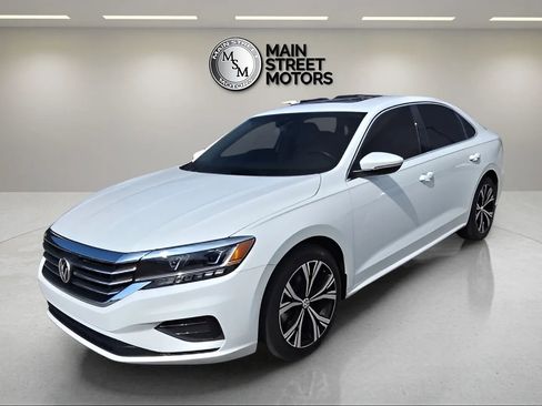 Used 2021 Volkswagen Passat 2.0T SE FWD image 1