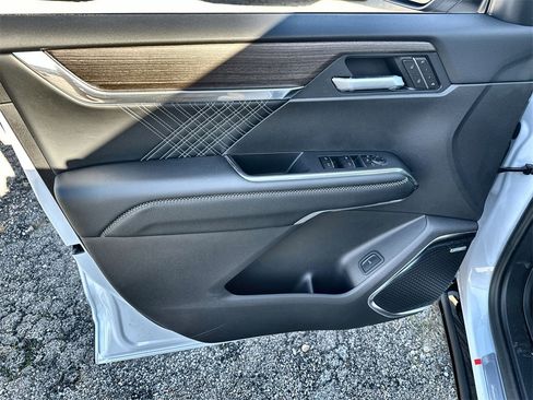 New 2026 GMC Acadia Denali w/ Super Cruise Package image 21