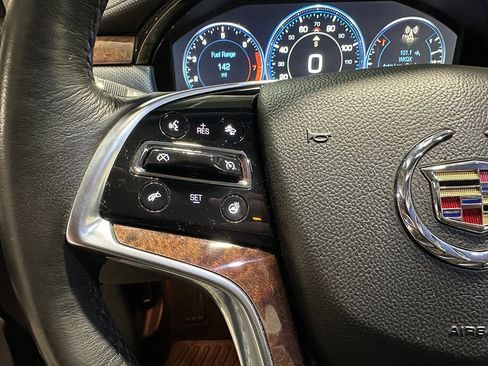 Used 2013 Cadillac XTS Premium image 32