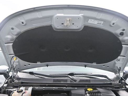 Used 2023 Chrysler Pacifica Limited FWD image 21