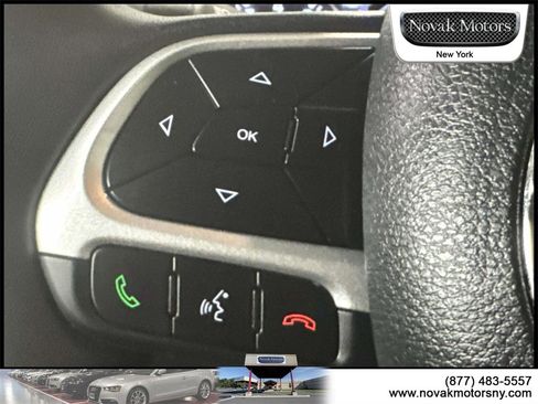 Used 2023 Jeep Renegade Trailhawk image 18