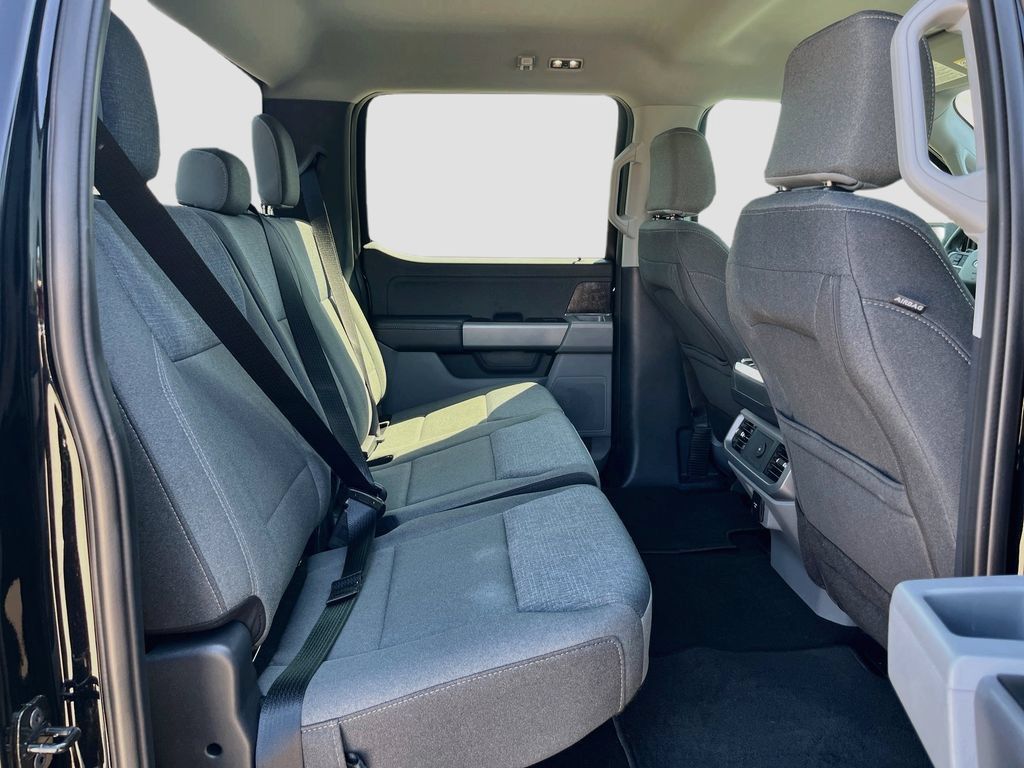 Used 2025 Ford F150 Lightning XLT AWD/4WD image 29