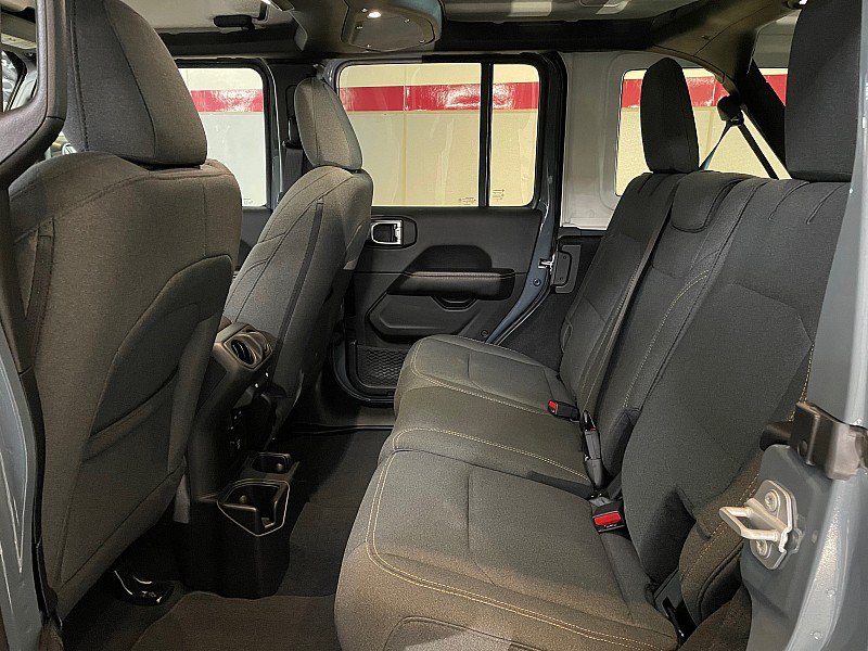 Used 2026 Jeep Wrangler Unlimited Sahara AWD/4WD image 22
