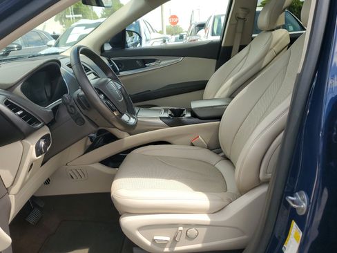 Used 2019 Lincoln Nautilus Reserve image 13