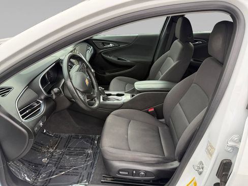 Used 2018 Chevrolet Malibu LT image 9