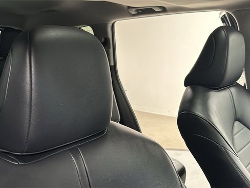 Certified 2023 Toyota Highlander XLE image 20