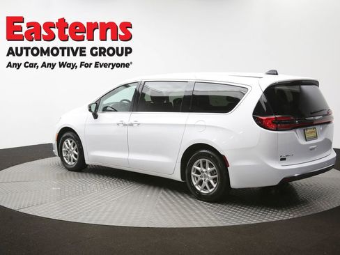 Used 2024 Chrysler Pacifica Touring-L FWD image 65