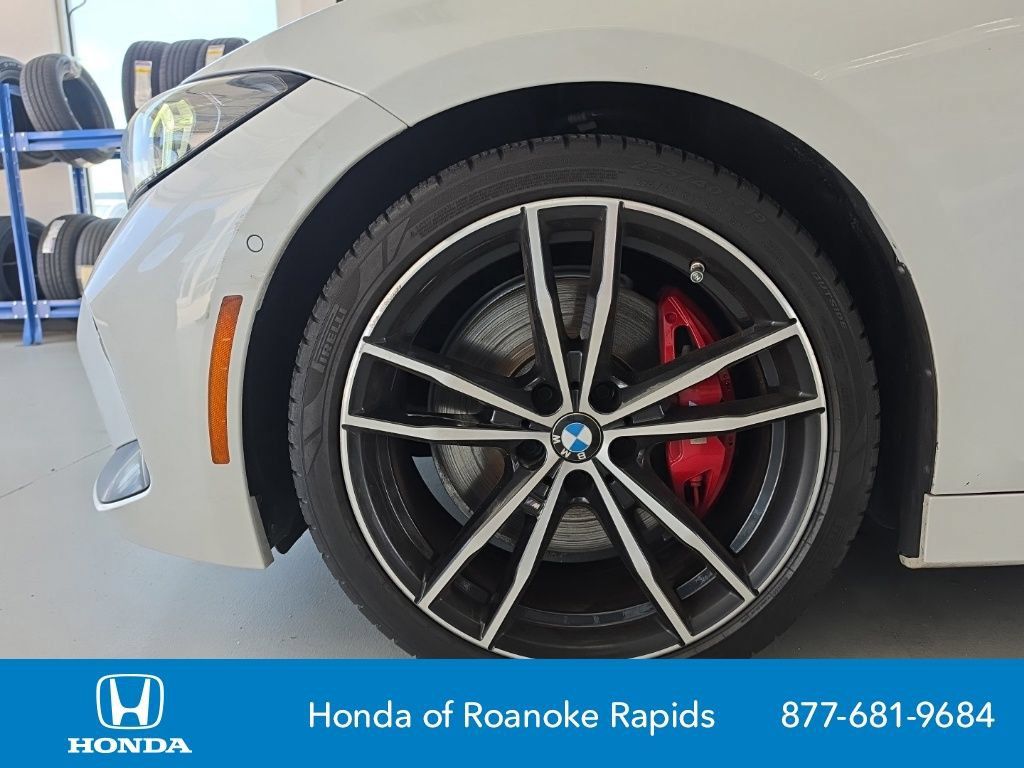 Used 2023 BMW 330i Sedan w/ M Sport Package RWD image 9