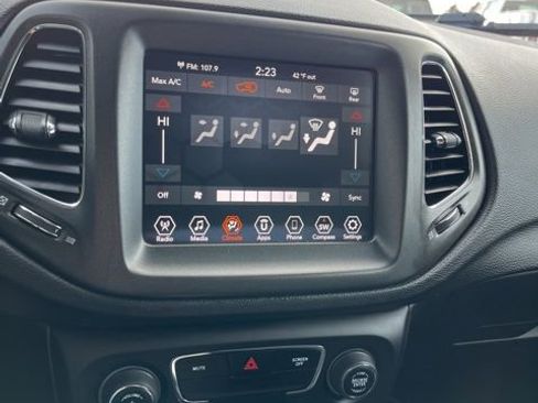 Used 2019 Jeep Compass Trailhawk image 40