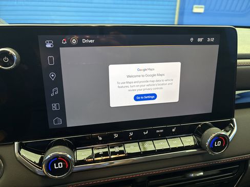 Used 2025 Chevrolet Colorado Z71 AWD/4WD image 19