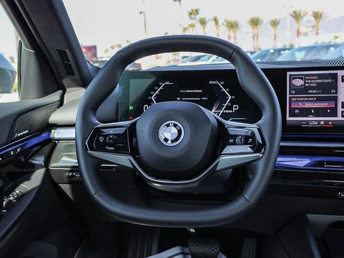 Used 2025 BMW i5 xDrive40 w/ Premium Package image 13